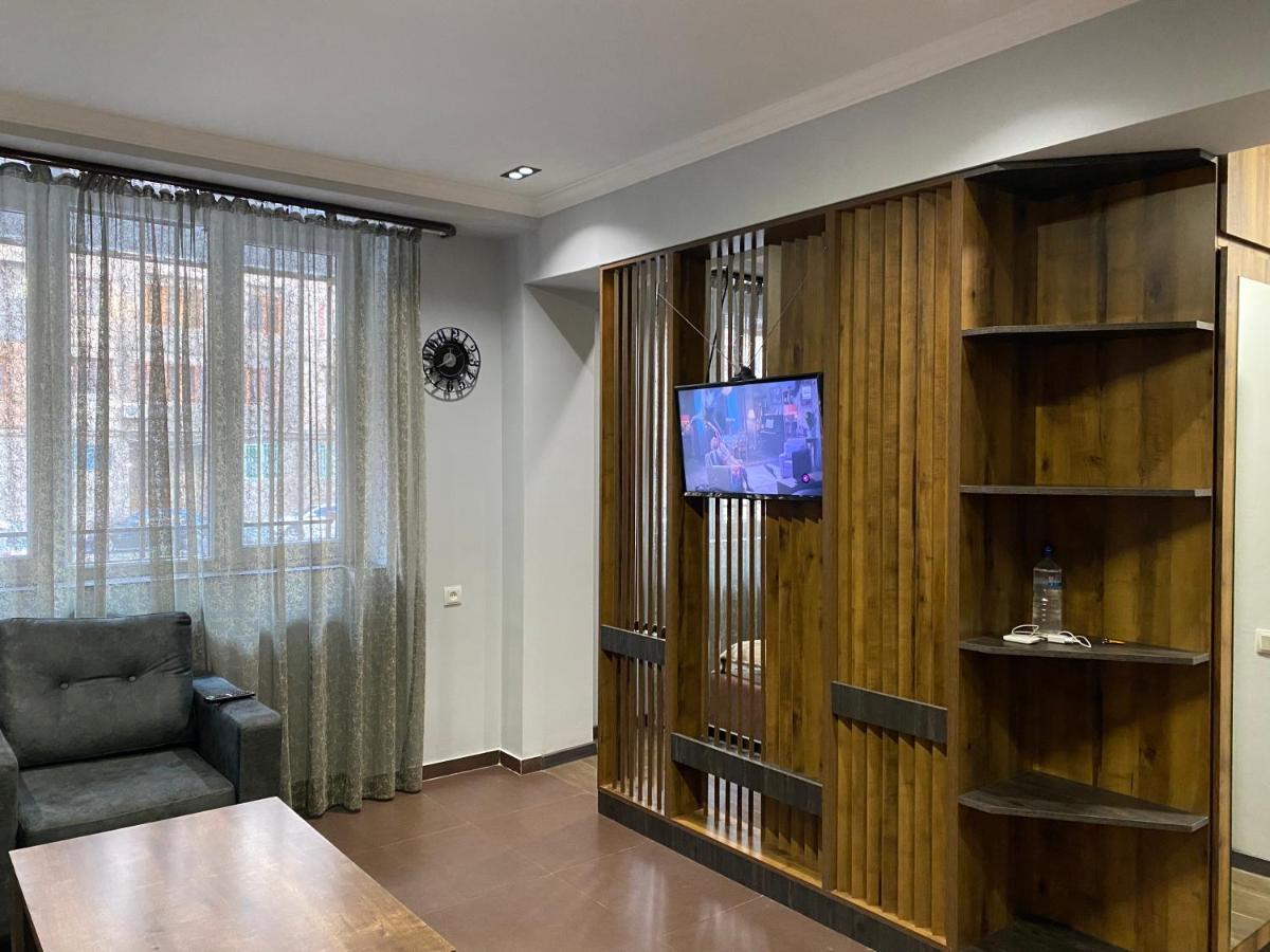 One Central Apartment Ереван Экстерьер фото